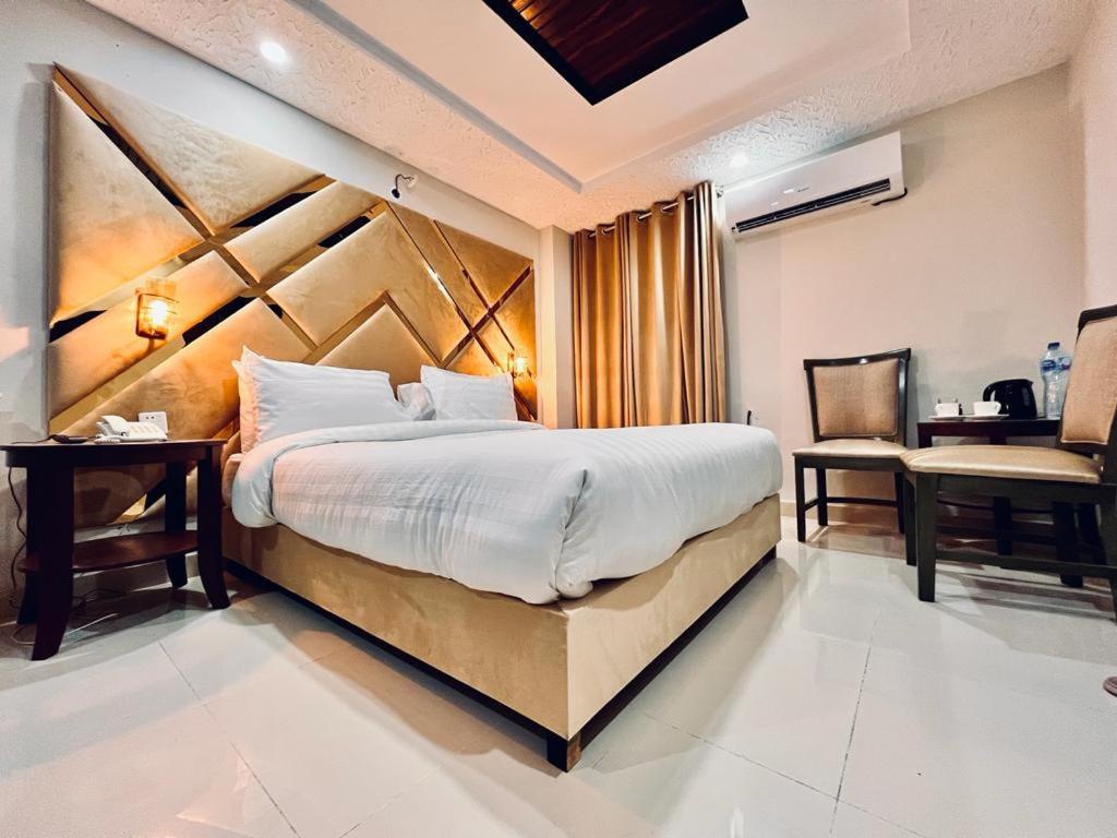 Shelton Suites Бурбан Екстериор снимка