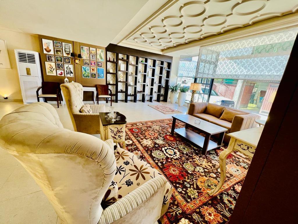 Shelton Suites Бурбан Екстериор снимка