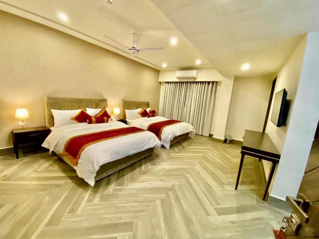 Shelton Suites Бурбан Екстериор снимка